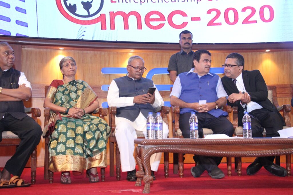 c700c8e6 02b7 48f5 b7b4 d538306a604c